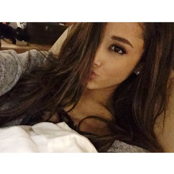 Ariana Grande Dyes Her Hair Dark Brown See The Pic E News